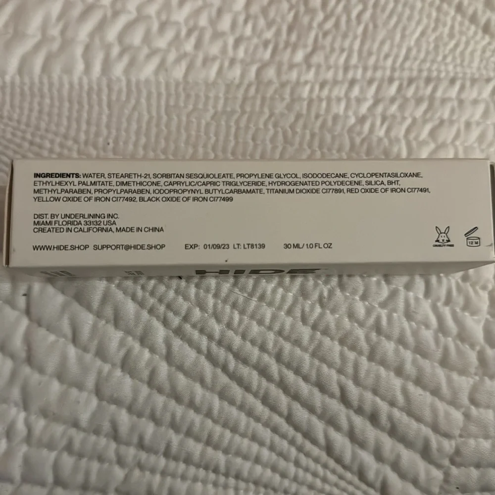 HIDE® Flawless Finish Foundation Walnut (exp)